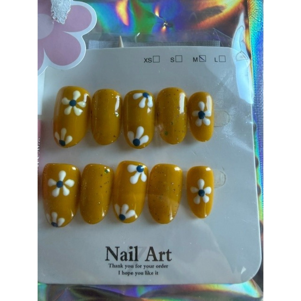 Handmade Mustard Yellow Daisy Press On Nails Short Oval Floral Glitter Size M